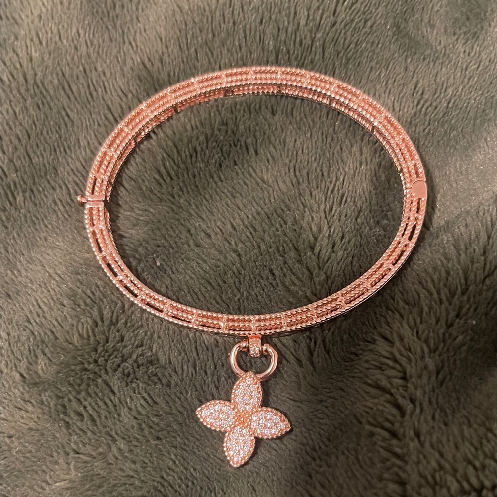 Elegant Rose Gold Bracelet with Floral Charm